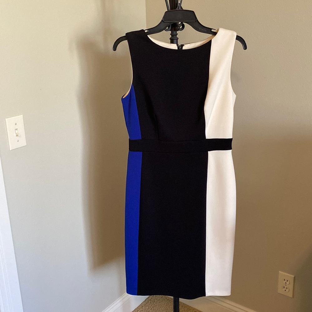 Maggie London color black dress.